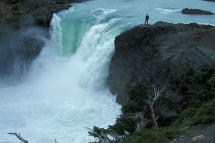Salto Grande, Parque Nacional Torres del Paine. Foto de Waldemar Niclevicz. Salto Grande, Parque Nacional Torres del Paine. Foto de Waldemar Niclevicz.