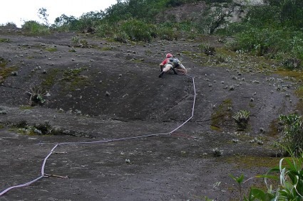 Waldemar Niclevicz na Cristal Negro, Marumbi, PR.