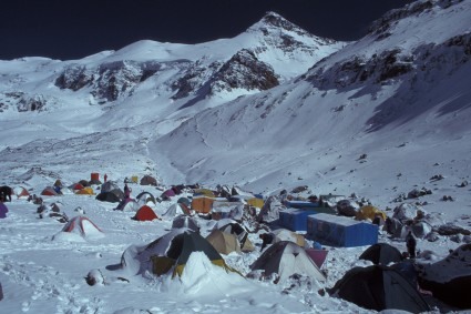 Plaza de Mulas, acampamento-base (4.200m) pela Rota Normal do Aconcágua. Foto de WN.