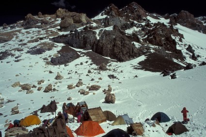 Acampamento de Berlin (5.900m), Rota Normal do Aconcágua. Foto de WN.