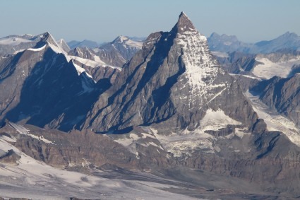 O Matterhorn ou Cervino visto do cume do Monte Rosa. Foto de Waldemar Niclevicz.