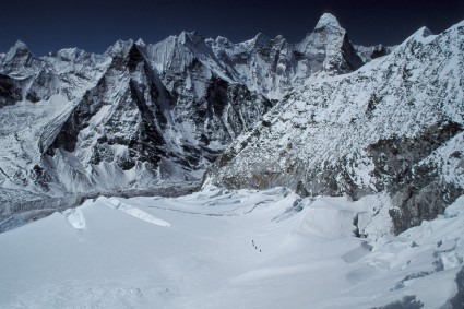 Vista das proximidades do cume do Island Peak. Foto de Waldemar Niclevicz.