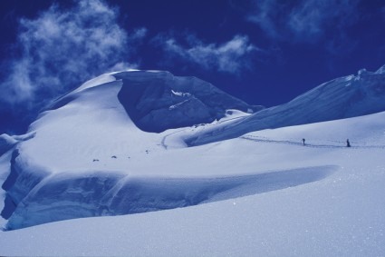 Escalando o Vallunaraju. Foto de Waldemar Niclevicz.