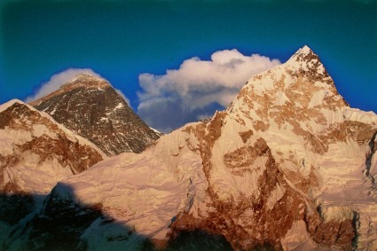 O Everest, visto do cume do Kala Patar. Foto de Waldemar Niclevicz.