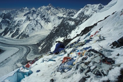 O acampamento 2 (6.700m) do K2. Foto de Waldemar Niclevicz.