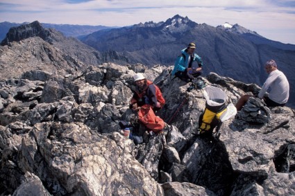 Vista do cume do Leon, Toro à esquerda, Bolivar, Humboldt e Bonpland ao fundo. Foto de Waldemar Niclevicz.