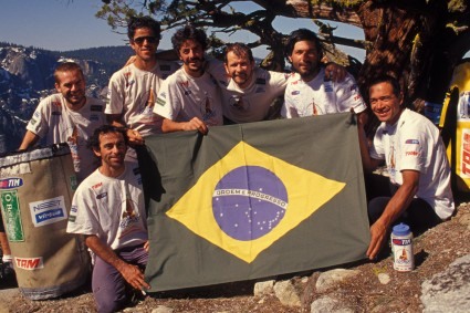 Equipe no cume do El Capitan, depois de escalar a The Nose, Dalinho, Alexandrinho, Serginho, Chiquinho, Waldemar, Iirvan e Marcelo.