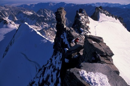 Crista do cume do Grand Paradiso. Foto de Waldemar Niclevicz.