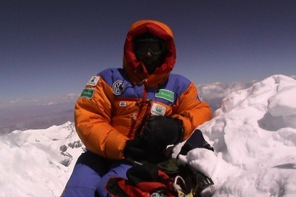 Irivan Burda no cume do Lhotse. Foto de Waldemar Niclevicz.