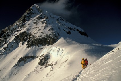 O Cume Sul do Everest visto do Colo Sul. Foto de Waldemar Niclevicz.