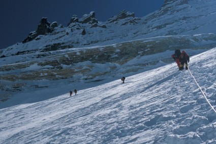 A Franja Amarela, trecho chave no Flanco do Lhotse. Foto de Waldemar Niclevicz.