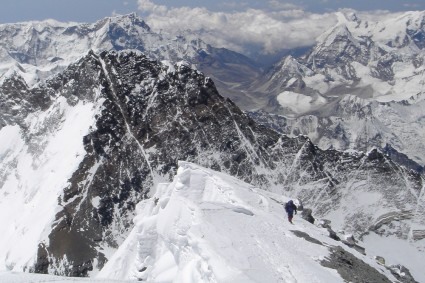 Vista do cume do Everest. Foto de Irivan Burda.