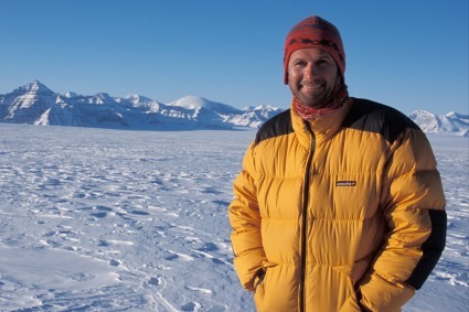 Waldemar Niclevicz na Groenlândia. Foto de Stanley.