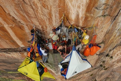 Acampamento suspenso, campo 2 no Salto Angel. Foto de Waldemar Niclevicz.