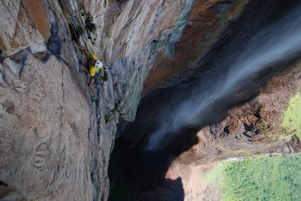 Chiquinho próximo ao campo 2 do Salto Angel. Foto de Waldemar Niclevicz.