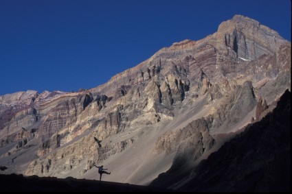 O Cerro Santa Maria, situado próximo ao Aconcágua, Argentina. Foto de Waldemar Niclevicz.