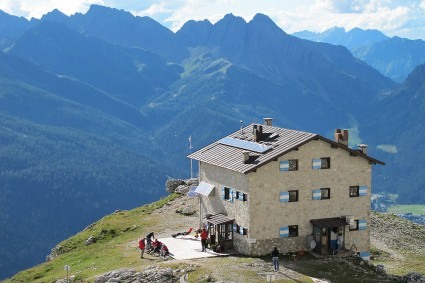 Rifúgio Velo della Madonna (2.358m), Clube Alpino Italiano, Dolomitas