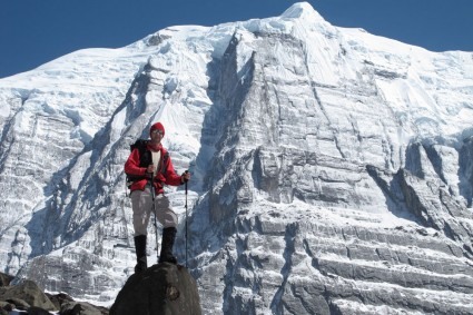 Waldemar Niclevicz a caminho do Annapurna, Nepal. Foto de Carlos Martinez.