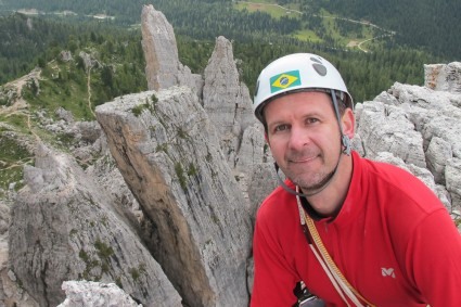 Waldemar Niclevicz nas Dolomitas, em 2011, Itália. Foto de Paulo Andriguetto.