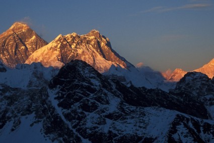35 Everest, Lhotse e Makalu, visto do Pico Gokyo, Nepal. Foto de Niclevicz