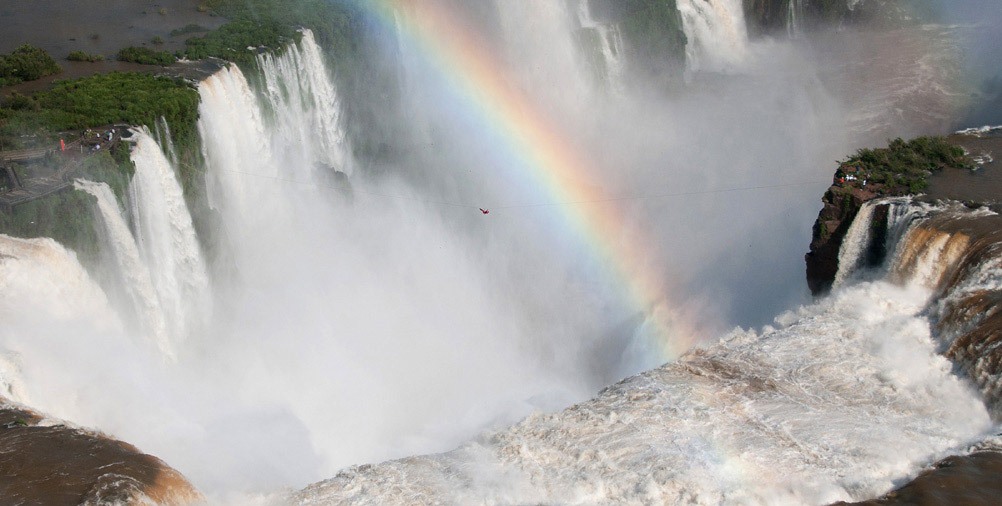 4 Niclevicz tirolesa Cataratas foto aberta