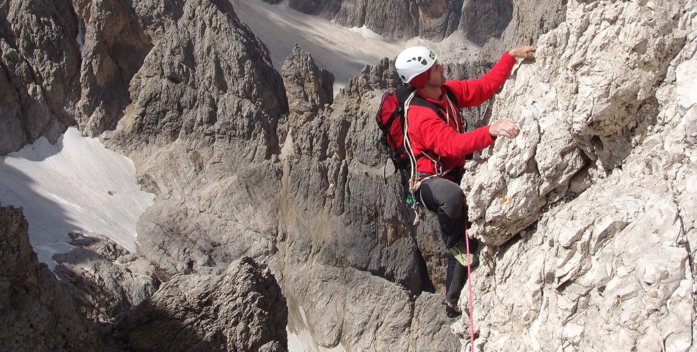 8 Niclevicz escalando nas Dolomitas