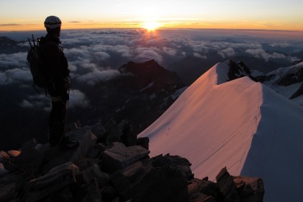 Amanhecer na Crista Signal, Monte Rosa, Itália. Foto de Waldemar Niclevicz.