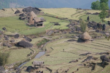 Caminhada de aproximação ao Makalu, em 2007. Foto de Waldemar Niclevicz.