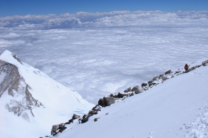 Na crista final do cume do Makalu. Foto de Waldemar Niclevicz.