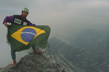 Com a escalada do Carstensz em setembro de 1997, Niclevicz passou a ser o primeiro sul-americano a conquistar os Sete Cumes
