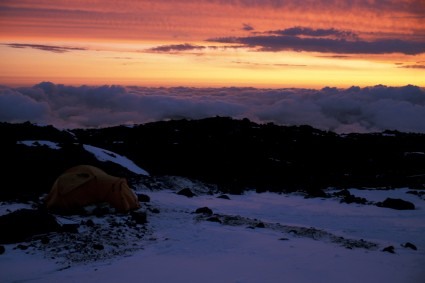 Entardecer visto do campo alto (5.550m) do Coropuna. Foto de WN.