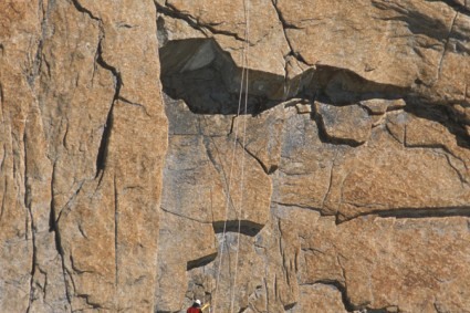 Logo após o Ombro, estecão 13 da Trango Tower. Foto de WN