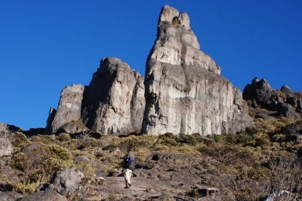 Los Crestones, na parte alta do Chirripo. Foto de Niclevicz.