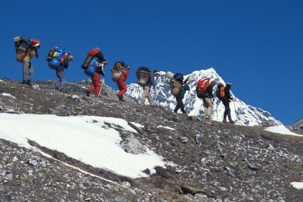 Na parte alta do Vale Hongku, rumo ao Amphu Laptsa La, Nepal. Foto de Waldemar Niclevicz.