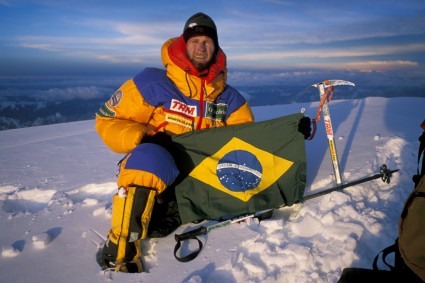 Waldemar Niclevicz no cume do K2. Foto de Abele Blanc.
