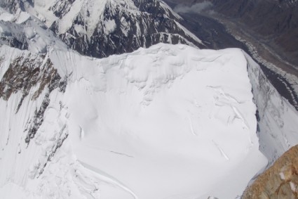 Próximo ao cume do Khan Tengri. Foto de Waldemar Niclevicz.