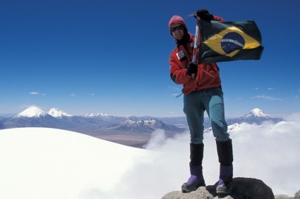 Waldemar Niclevicz no alto do Guallatire (6063m), Chile. Foto de Javier Contreras.