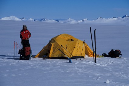 Acampamento no San Valentin, a maior montanha da Patagônia, Chile, escalada durante a Etapa 2004 do Projeto Mundo Andino.