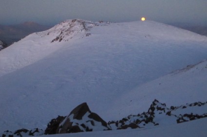 Lua cheia, amanhecer no Tres Cruces