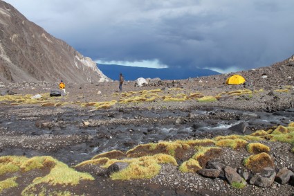 Acampamento no Anfiteatro Khun, Nevado de Cachi. Foto de Waldemar Niclevicz