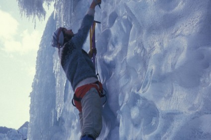 Waldemar Niclevicz fazendo o seu primeiro curso de escalada em gelo. Huayna Potosi, Bolívia, 1988.