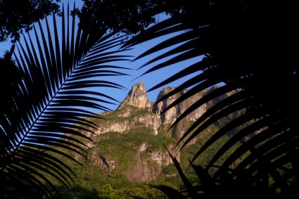 As montanhas do Marumbi. Foto de Waldemar Niclevicz.