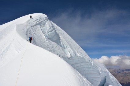 Nathan Heald e Luis Crispin chegando no cume do Ausangate.