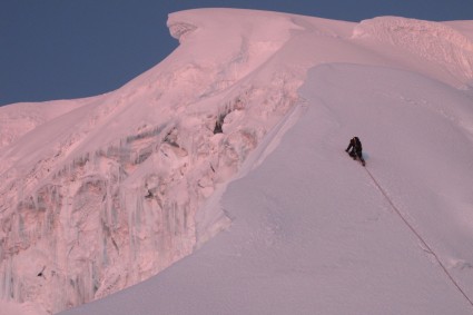 Nathan Heald na parte superior da escalada do Veronica, ao amanhecer.