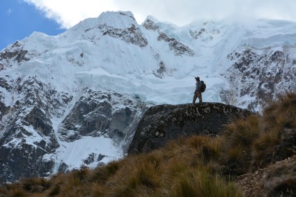 Nathan Heald ante a Face Sul do Salcantay (6.271m).