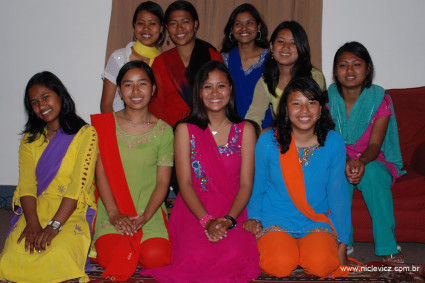 Meninas do Nepal.