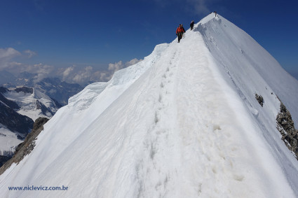 Crista Sudeste do Monch (4.107m), Suíça. Foto de Waldemar Niclevicz.