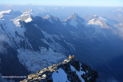 Vista do cume do Jungfrau (4.158m), Oberland, Suíça. Foto de Waldemar Niclevicz.