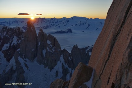 Pôr do sol visto do final da “Californiana”. Fitz Roy. Foto de Waldemar Niclevicz.