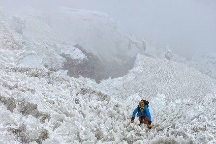 Parte alta, 5.800m, da escalada do Pumasillo. Foto de Waldemar Niclevicz.